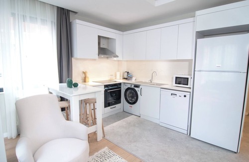 Kagithane Apartment | Cozy apt with bedroom & office