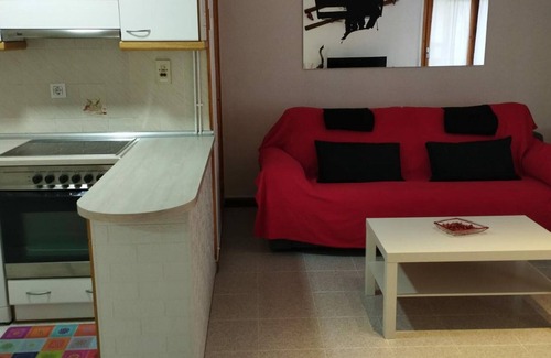 Jaca Apartment | Cozy Apt with Pool in Quiet Area Near Jaca Ice Palace - Parking Included