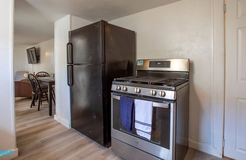 Price Apartment | Cozy Basement Apartment for Extended Stays