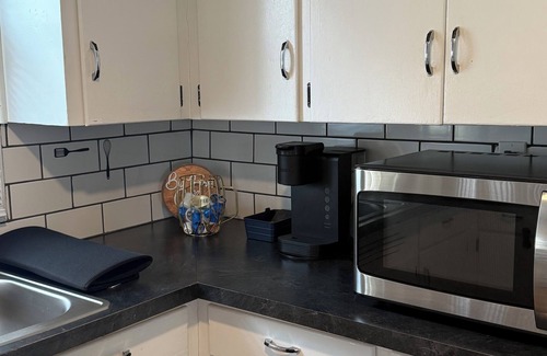 Benson House | Cozy basement suite in Benson-Close to downtown, hospital, restaurants, shopping