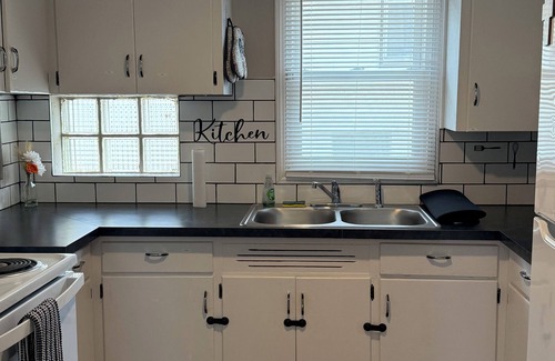 Benson House | Cozy basement suite in Benson-Close to downtown, hospital, restaurants, shopping