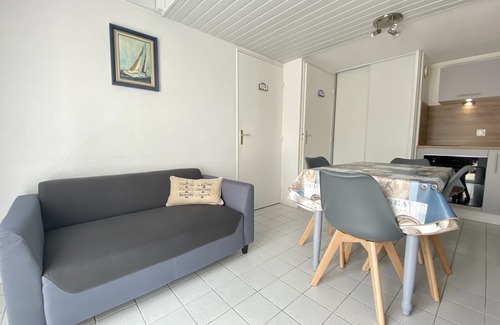 Bretignolles-sur-Mer House | Cozy Beachside Cottage, 300m from Marais Girard Beach, Renovated Kitchen, Pet Friendly