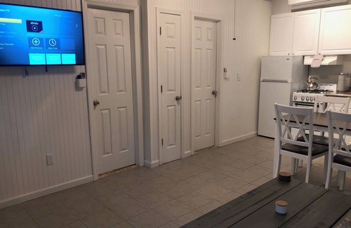 Point Pleasant Beach Condo | Cozy Beach Getaway 2 BR 1BA, with Parking Spot!