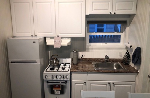 Point Pleasant Beach Condo | Cozy Beach Getaway 2 BR 1BA, with Parking Spot!