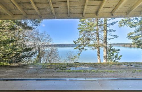 La Conner House | Cozy Beachouse View and Deck, Steps from Skagit Bay