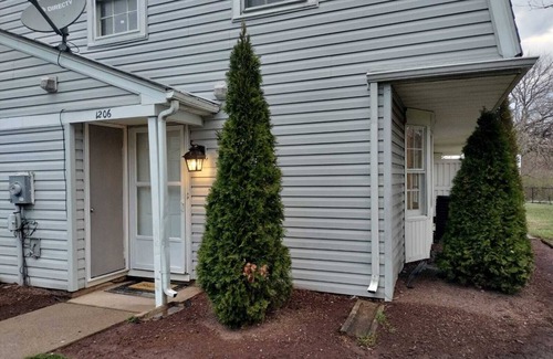 Frederick House | Cozy Beautiful Luxury Townhouse