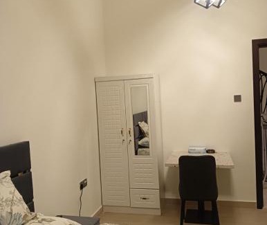 Ajman House | Cozy Beautiful Private Room with Shared Washroom
