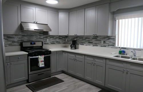 Midway City House | Cozy Beautiful Vacation Home center of Disney Land and Beaches