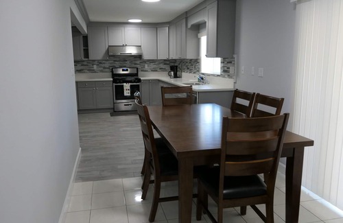 Midway City House | Cozy Beautiful Vacation Home center of Disney Land and Beaches