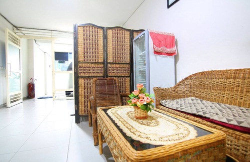 Darmo House | Cozy bedroom Kanwa Darmo