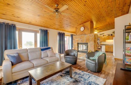 Bixby House | Cozy Belgrade Cottage with Wood-Burning Stove!