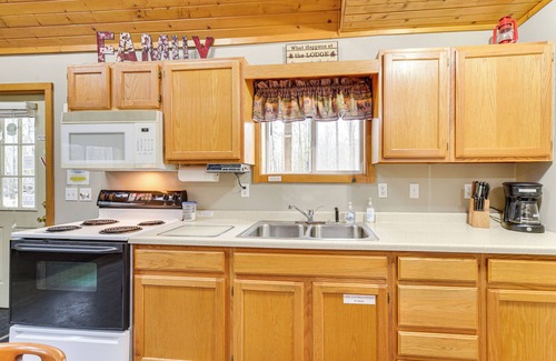 Birchwood Cabin | Cozy Birchwood Retreat on UTV Trail w/Hot Tub!