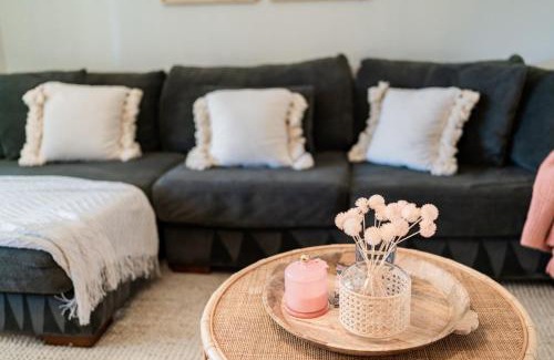 Mesa House | Cozy Boho Mesa Home with Diving Pool!