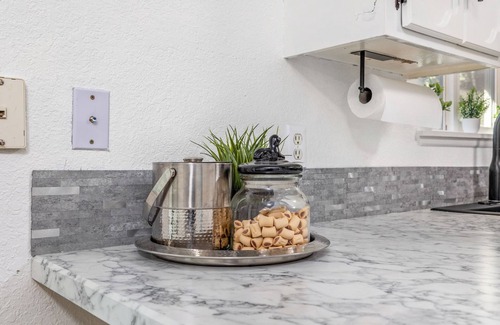 West Bench Cottage | Cozy Boise Gem: Private Yard, Game Room & Workspacen