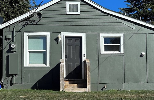 Bremerton House | Cozy Bremerton Bungalow: Modern Comforts, Perfect Location!