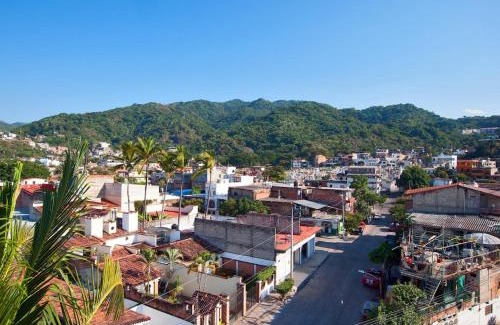 Colonia 5 de Diciembre Apartment | Cozy & Bright Apartment Near The Beach and Close Walk To Malecon