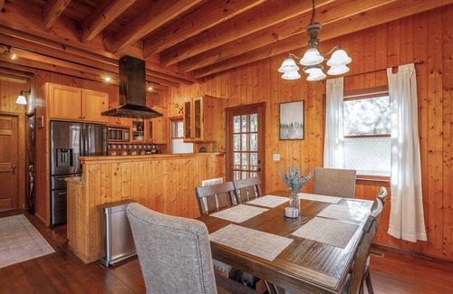 Signal Mountain Cabin | Cozy Brock Creek Cabin near Chattanooga
