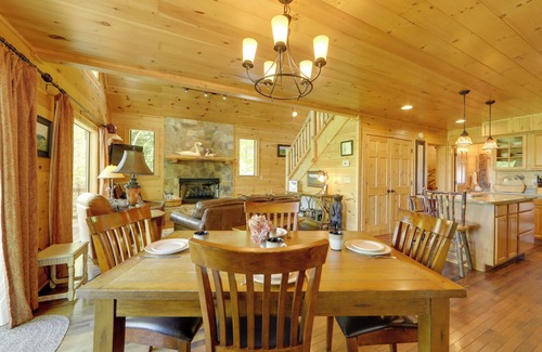 Bryson City Cabin | Cozy Bryson City Cabin w/Mountain Views!