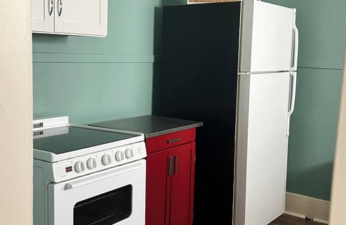 Springfield House | Cozy Bungalow near downtown and Wittenberg