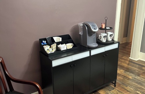 Springfield House | Cozy Bungalow near downtown and Wittenberg