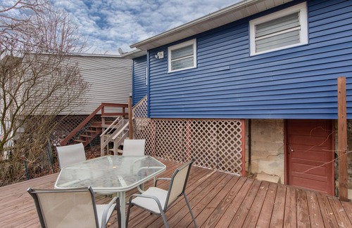 Palmerton House | Cozy Bungalow tucked in Blue Mountain foothills