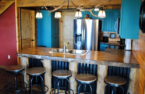 Edgemont Cabin | Cozy cabin atop 80 private acres w/panoramic view of Greers Ferry Lake & Ozarks