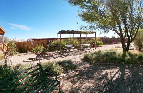 Escalante Cabin | Cozy Cabin in Escalante, Utah - Amazing Glamping Spot for Exploring Canyons and National Parks