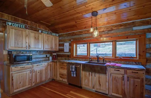 Rapid City Cabin | Cozy cabin in the Black Hills. Pet friendly!