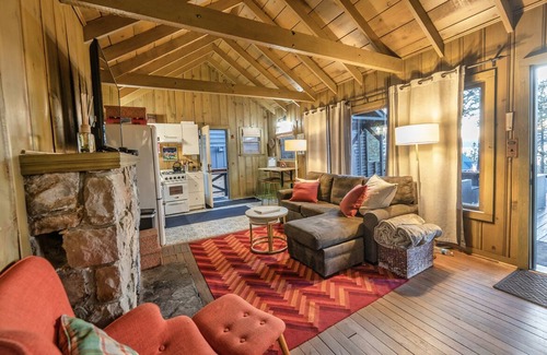 Kings Beach House | Cozy Cabin in the Woods