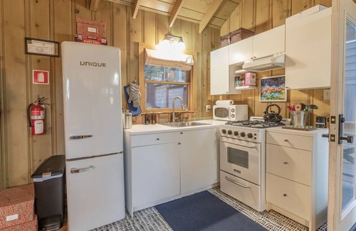 Kings Beach House | Cozy Cabin in the Woods