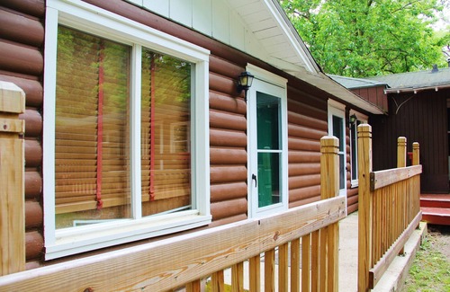 Williams Bay Cabin | Cozy Cabin in Williams Bay