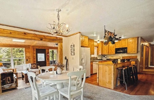 Rustic Cabin | Cozy cabin on Poudre River