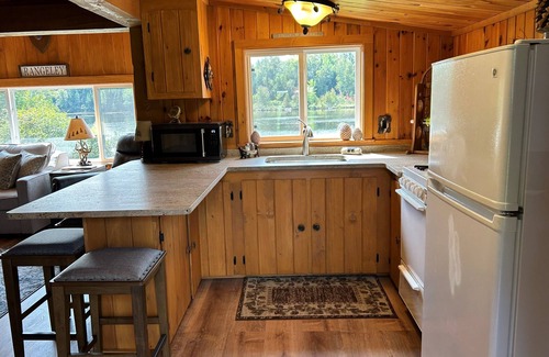 Rangeley House | Cozy Cabin on Rangeley Lake