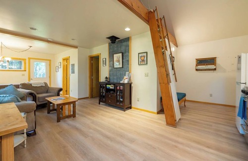 Gustavus Cabin | Cozy cabin w/WiFi amongst the spruce trees adjacent to Glacier Bay Nat'l Park.