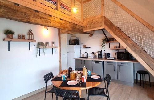 Pouilly-les-Feurs Cottage | Cozy cabin with private terrace in the Lyonnais hills, pet-friendly