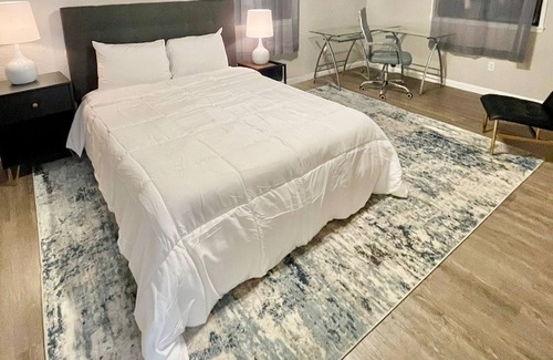 Sacramento Villa | Cozy Californian retreat in 7 bedroom villa on 1 acre private lot