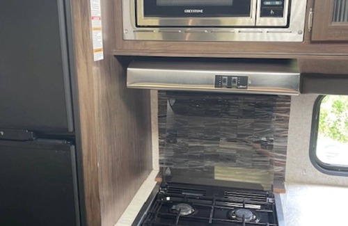 Clarksville House | Cozy Camper at Bear Creek