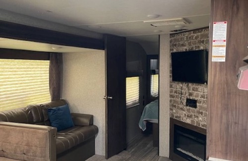 Clarksville House | Cozy Camper at Bear Creek