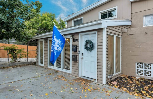 Canyon Rim Apartment | Cozy Canyon Rim, Self Check-In, Parking