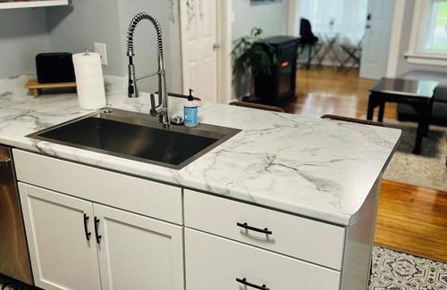 Cedar Rapids House | Cozy Casa w/Private Hot Tub