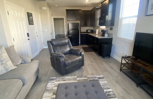 Sparks House | Cozy Casita located in Sparks