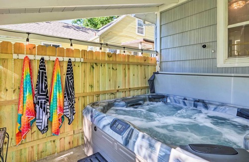 Cedar Rapids House | Cozy Cedar Rapids Abode w/ Private Hot Tub
