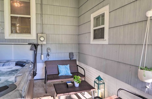 Cedar Rapids House | Cozy Cedar Rapids Abode w/ Private Hot Tub