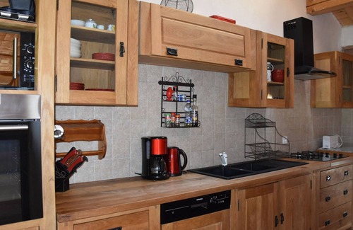 Pralognan-la-Vanoise Ski Chalet | Cozy chalet for 6 near center, south garden, 1 bedroom, mezzanine