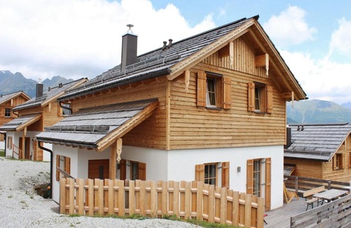 Weisspriach Ski Chalet | Cozy Chalet in Wei priach with Terrace