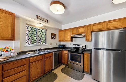 Bijou Park House | Cozy Chalet Retreat in South Lake Tahoe - Near Heavenly Ski Resort mv12