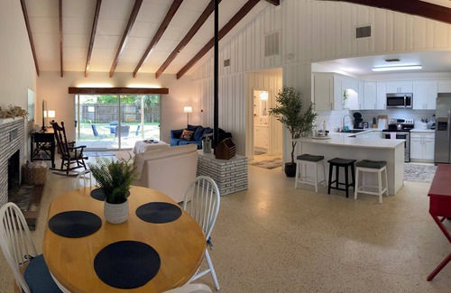 Dunnellon House | Cozy Chalet- walk to Rainbow River