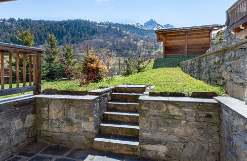 Le Raffort Ski Chalet | Cozy Chalet with Garden, Near Ski Lifts and Free Bus