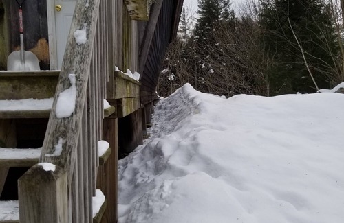 Stockbridge Ski Chalet | Cozy, Charming Vermont Chalet close to 5 major ski areas sleeps 4