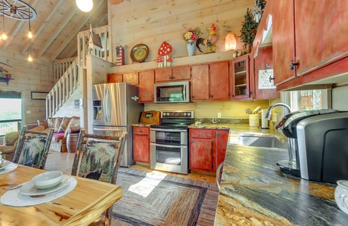 Hidden Lake Cabin | Cozy Cherry Log Cabin w/Hot Tub & Mountain Views!
